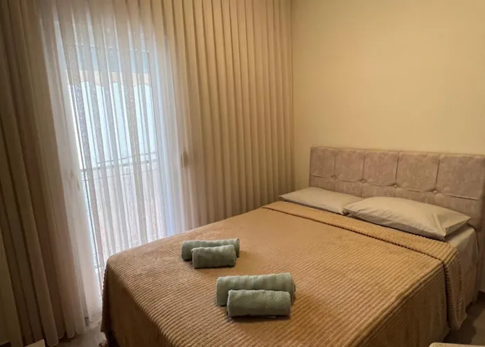 Aristotelous Square Apartment